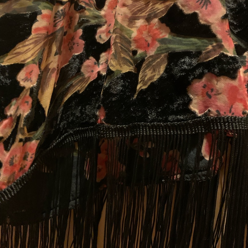 Velvet floral shawl (One size)